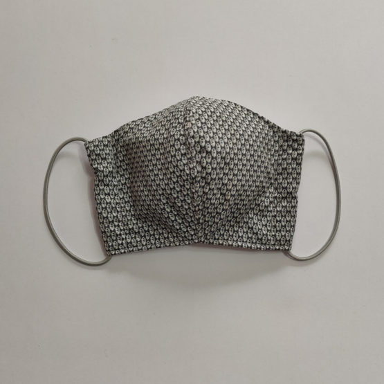 Masque ergonomique (petit motif gris régulier)